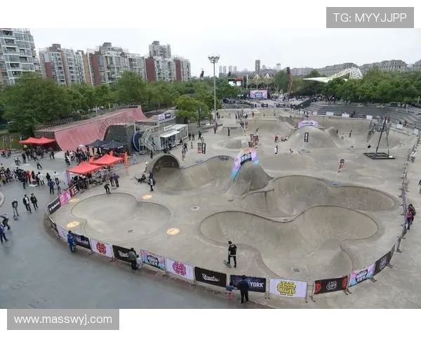 西安滑板队在极限运动嘉年华中以97分稳居积分榜首位