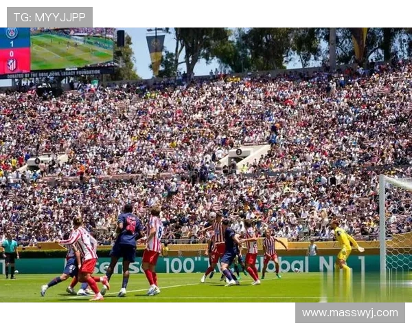 巴黎圣日耳曼与利物浦激战正酣比分揭晓引发球迷热议