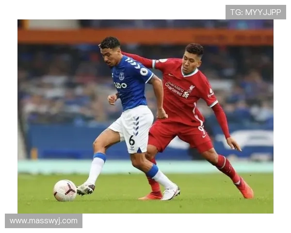 曼联对阵雷丁精彩赛事新浪直播全程回顾与分析 曼联对阵雷丁精彩赛事新浪直播全程回顾与分析