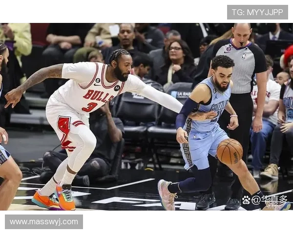 男篮对阵热火精彩比赛录像回放全程回顾与精彩瞬间分析 男篮对阵热火精彩比赛录像回放全程回顾与精彩瞬间分析